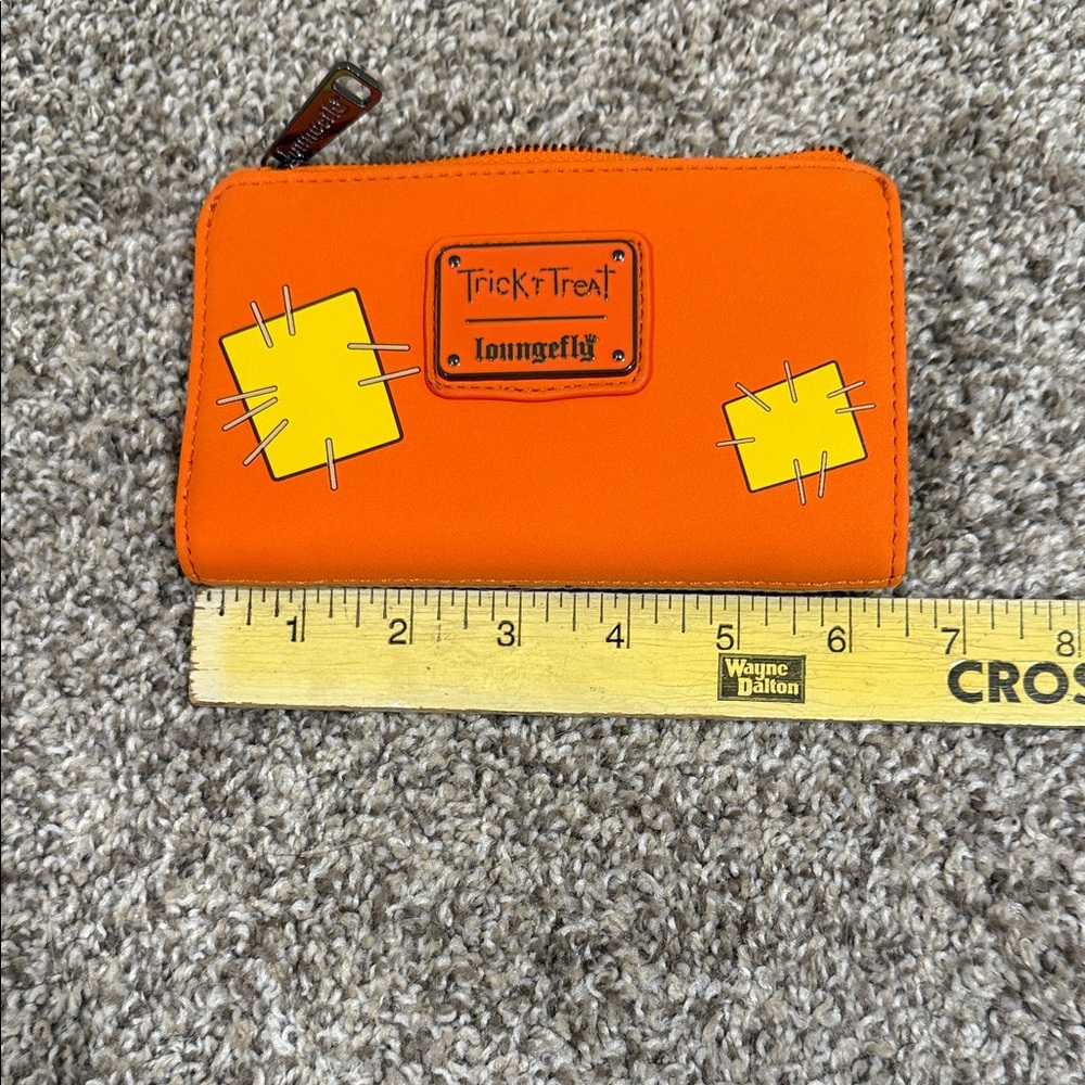 Loungefly Sam Trick ‘r Treat - Picture 11 of 12
